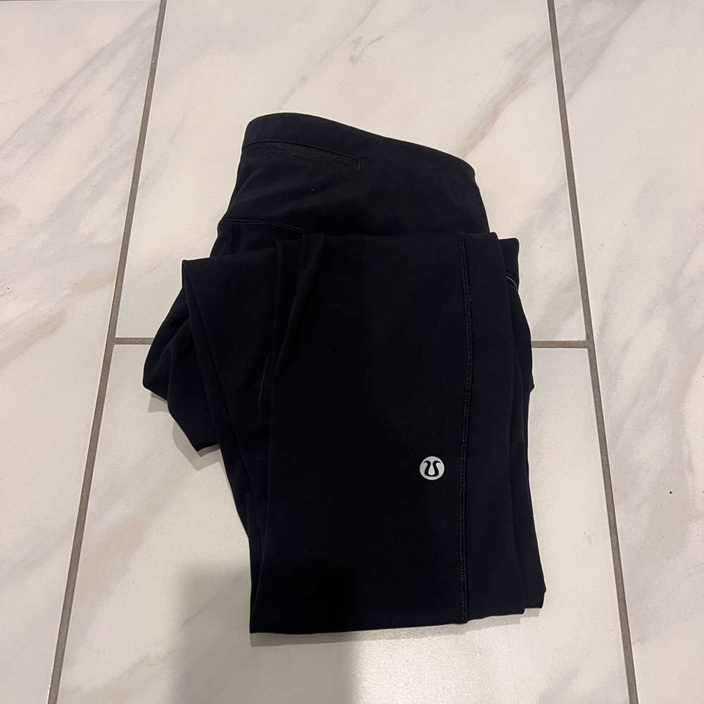 Lululemon size 4 black speed tight!